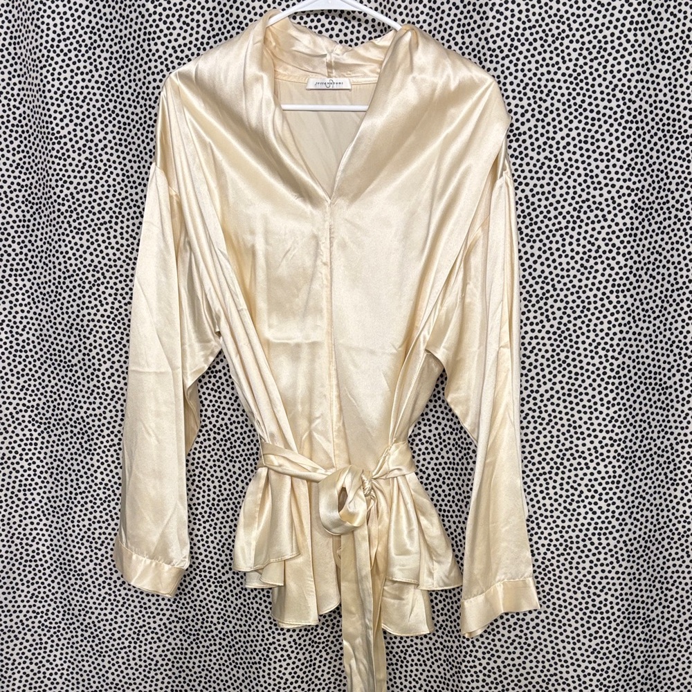 Josie Natori Cream Belted Blouse. Size L 100% Silk